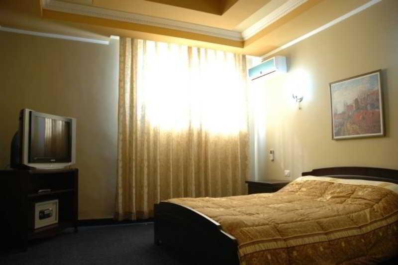 Imperial Hotel Ih Elbasan Eksteriør billede