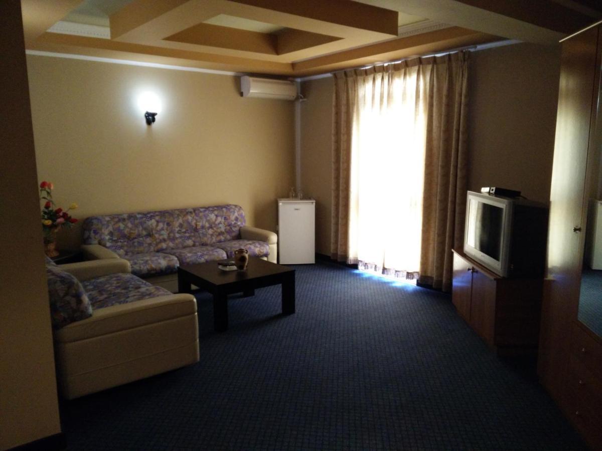 Imperial Hotel Ih Elbasan Værelse billede