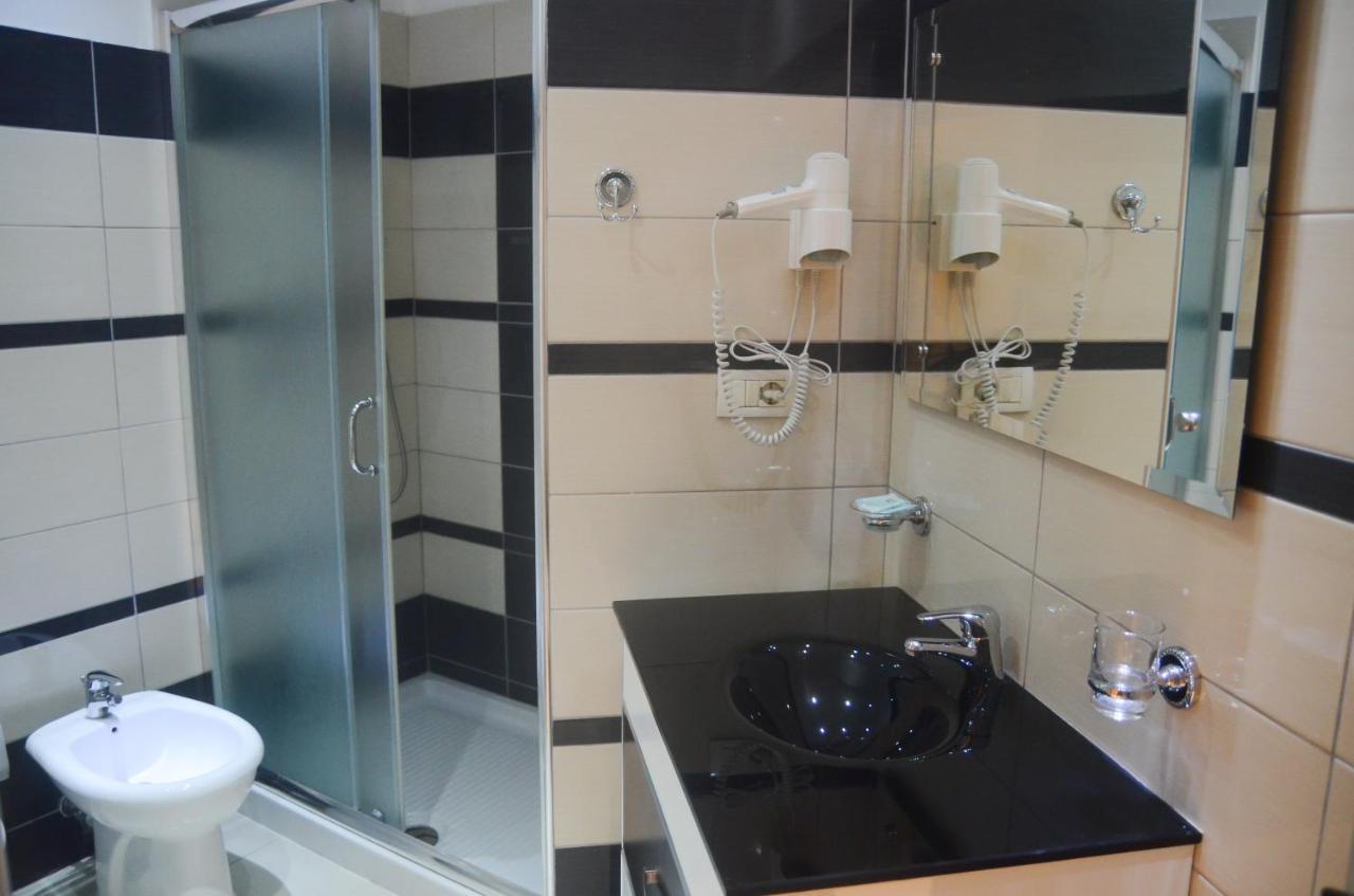 Imperial Hotel Ih Elbasan Værelse billede