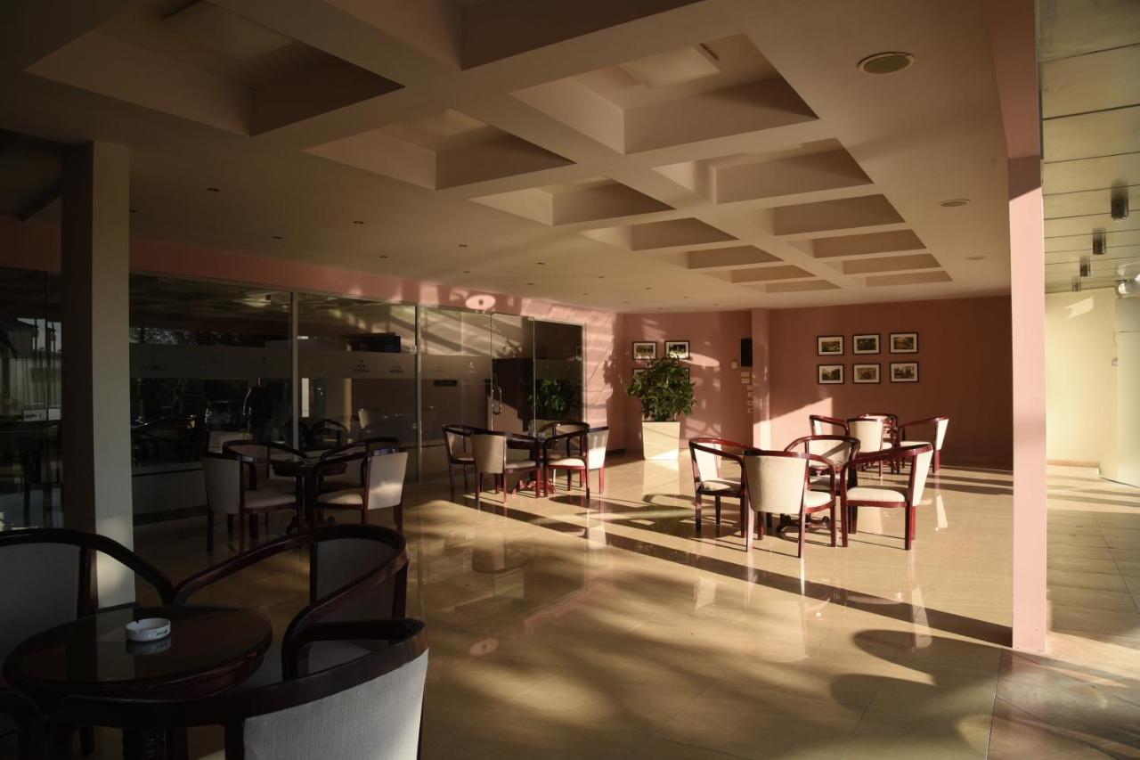Imperial Hotel Ih Elbasan Eksteriør billede
