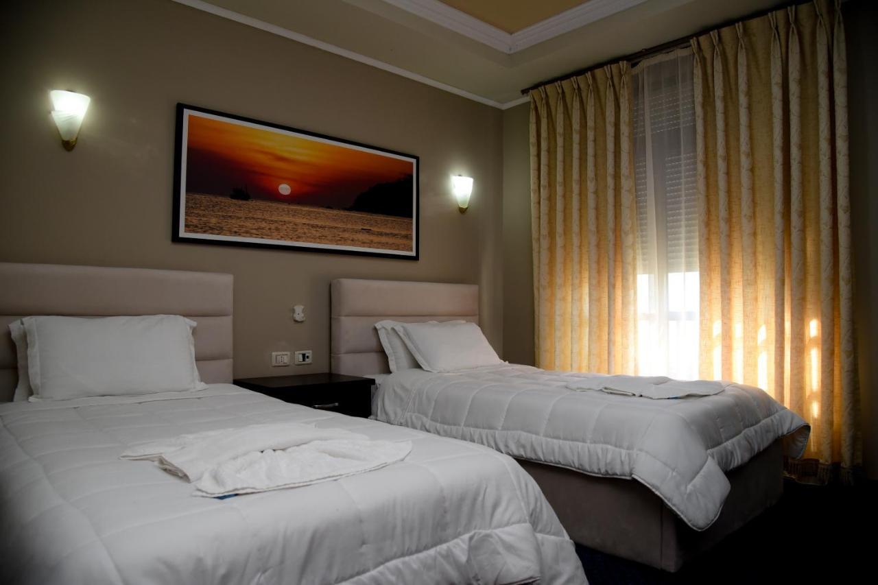 Imperial Hotel Ih Elbasan Eksteriør billede
