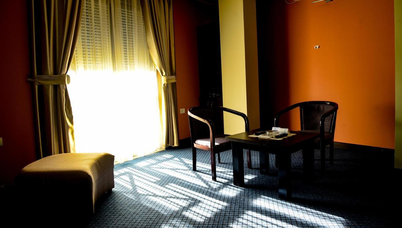 Imperial Hotel Ih Elbasan Eksteriør billede